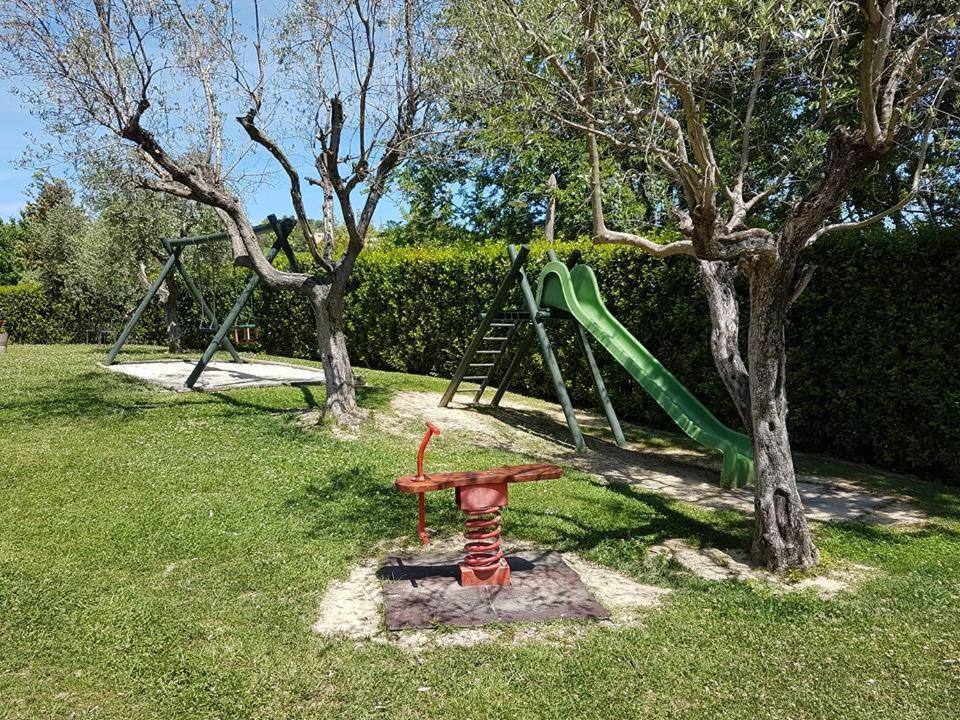 Agriturismo Fiore Di Campo Fermo Exteriör bild
