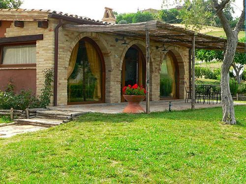 Agriturismo Fiore Di Campo Fermo Exteriör bild